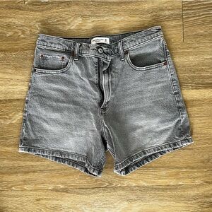 Abercrombie & Fitch High Rise Dad Short - Gray